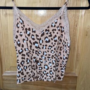 Small leopard tank top with lace trim